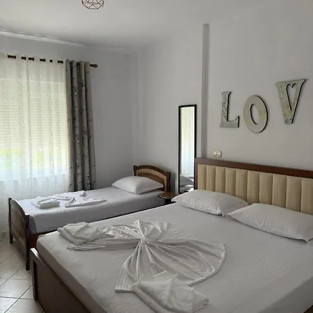 Alvi Appartement *
